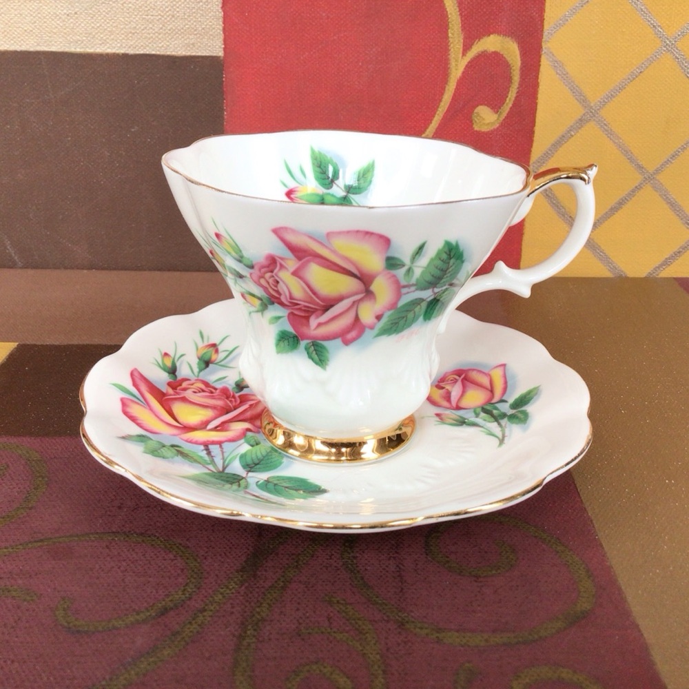 Royal Albert Anne Teacup And Saucer Lyric Shape Teacup